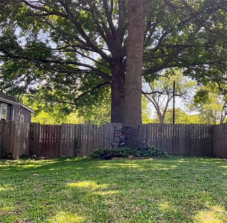 1007 Grand Avenue — photo 21
