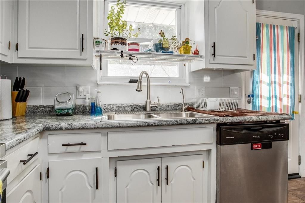1705 SE High Drive — photo 9
