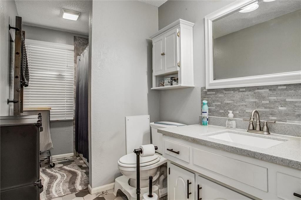 1705 SE High Drive — photo 14