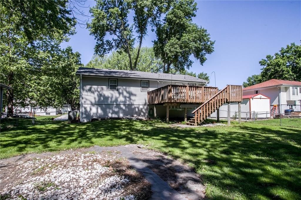 1705 SE High Drive — photo 24