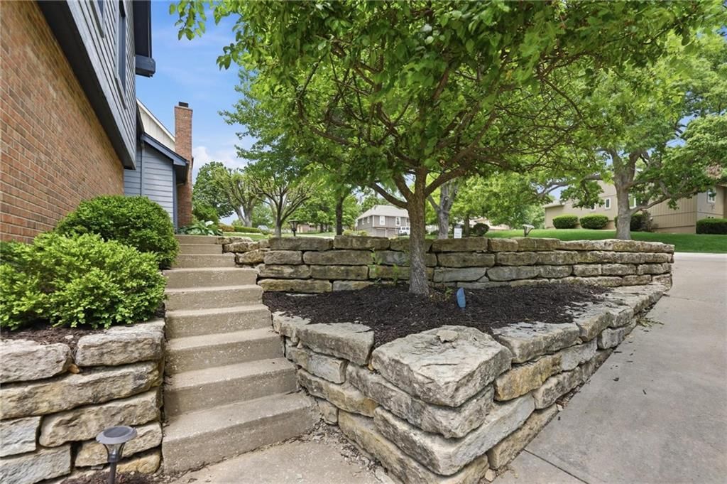 5722 Noland Road — photo 3