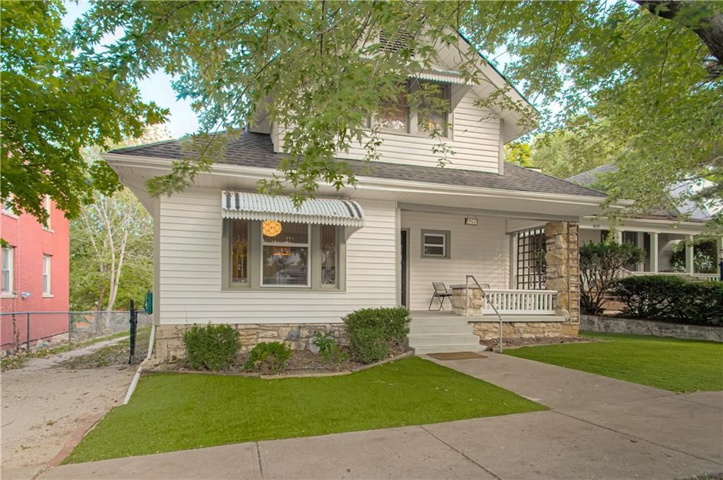 4215 Oak Street — photo 2