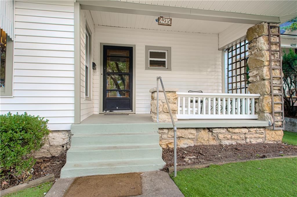 4215 Oak Street — photo 4