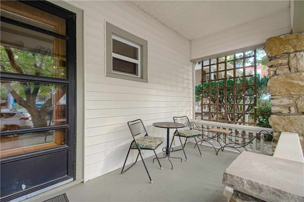 4215 Oak Street — photo 5
