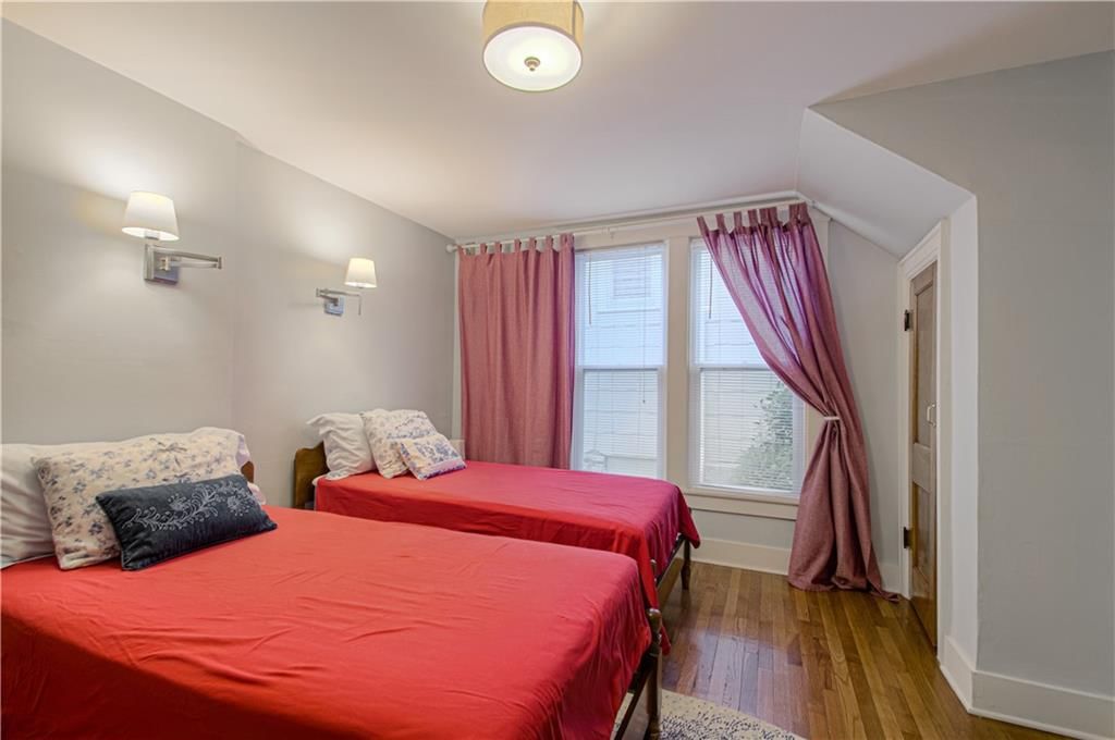 4215 Oak Street — photo 25