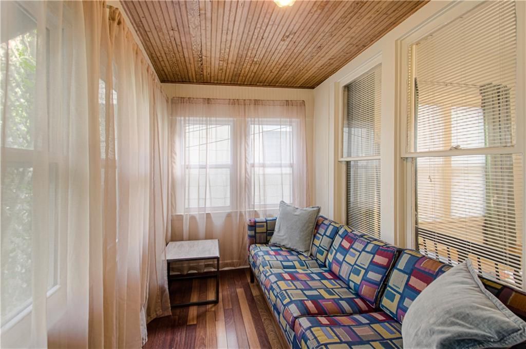 4215 Oak Street — photo 32