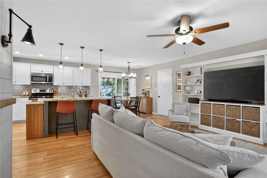 9640 Hayes Street — photo 3