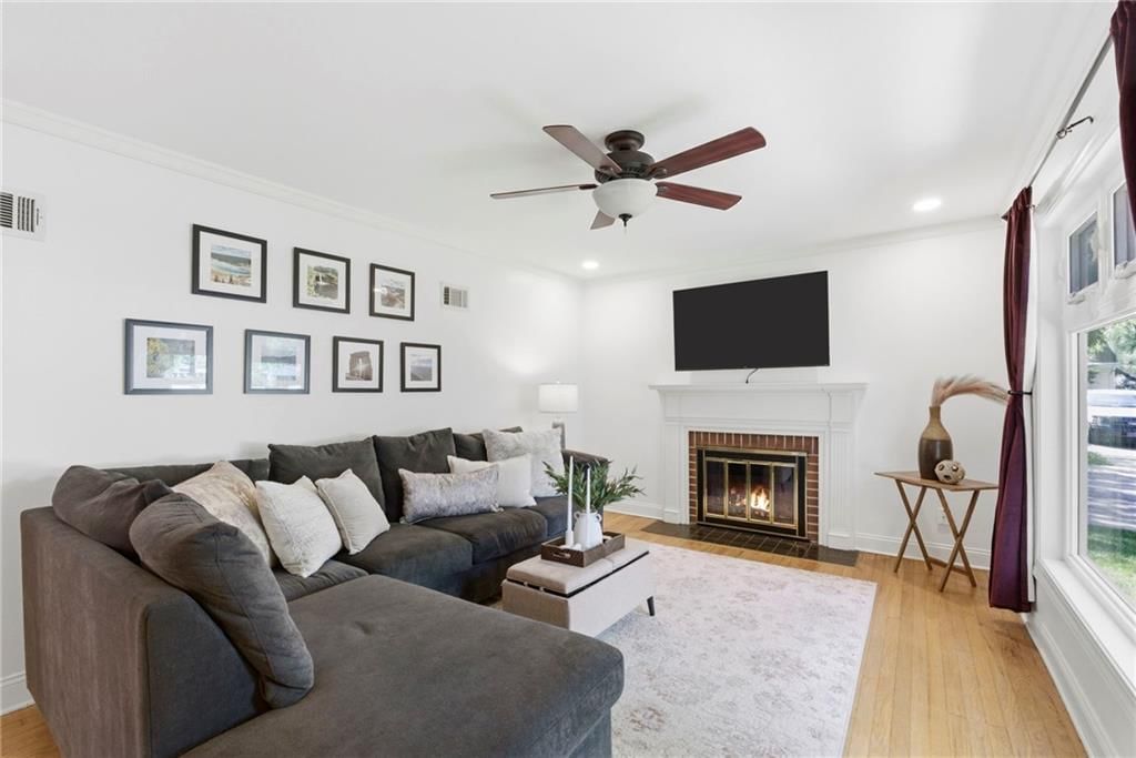 5213 Rosewood Drive — photo 2