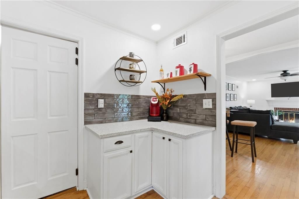 5213 Rosewood Drive — photo 8