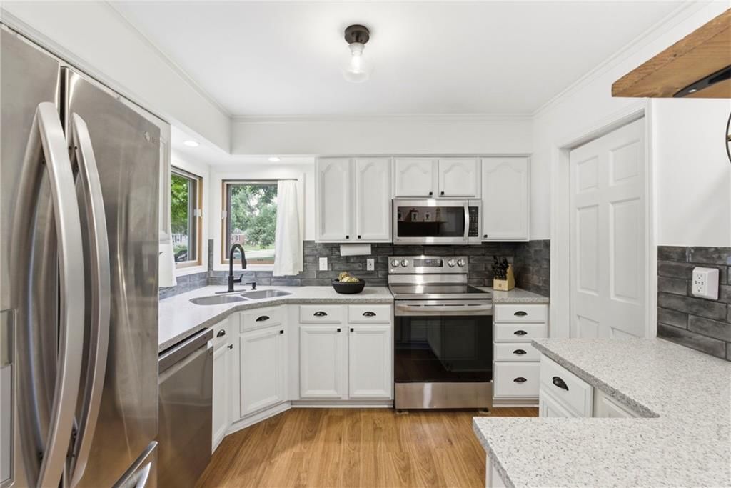5213 Rosewood Drive — photo 9