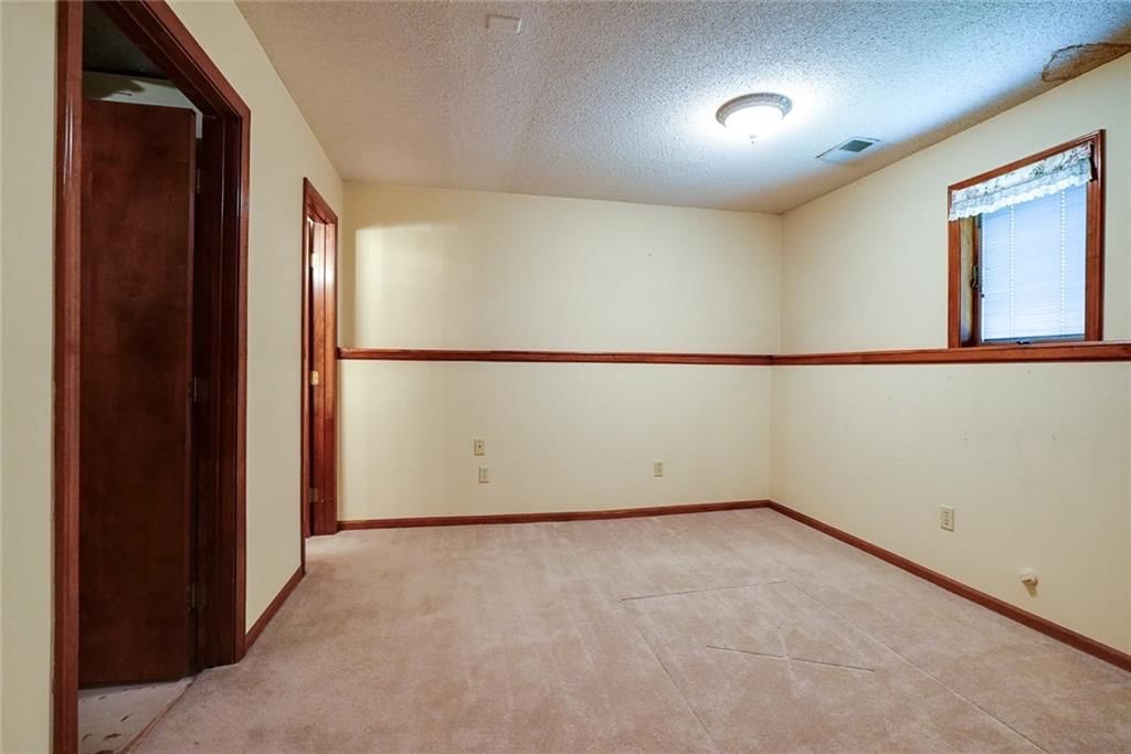 2811 Englewood Terrace — photo 4
