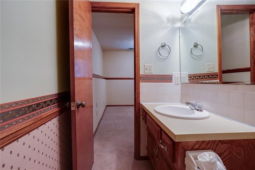 2811 Englewood Terrace — photo 7