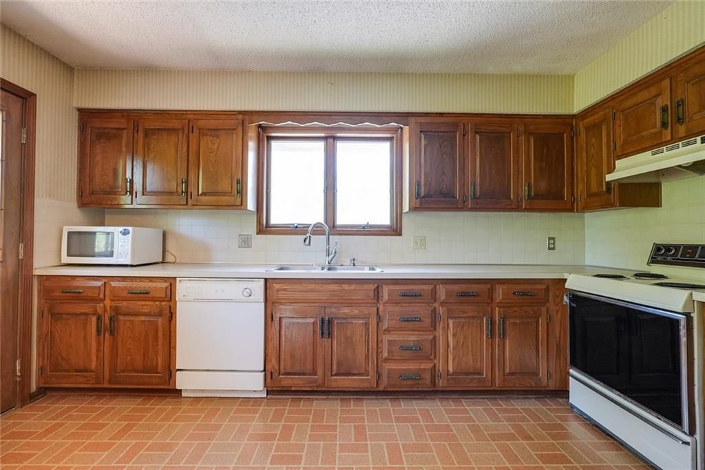 2811 Englewood Terrace — photo 12