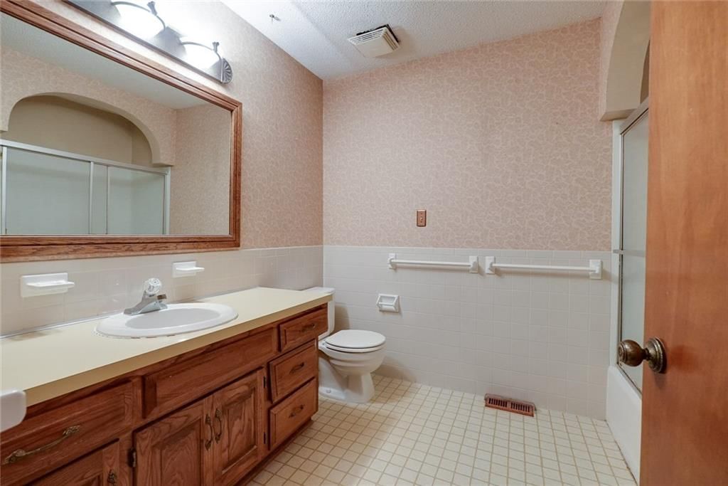2811 Englewood Terrace — photo 17