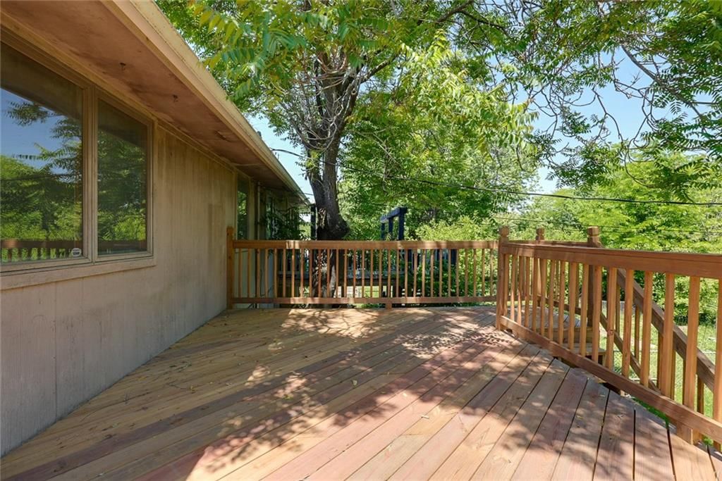 2811 Englewood Terrace — photo 24