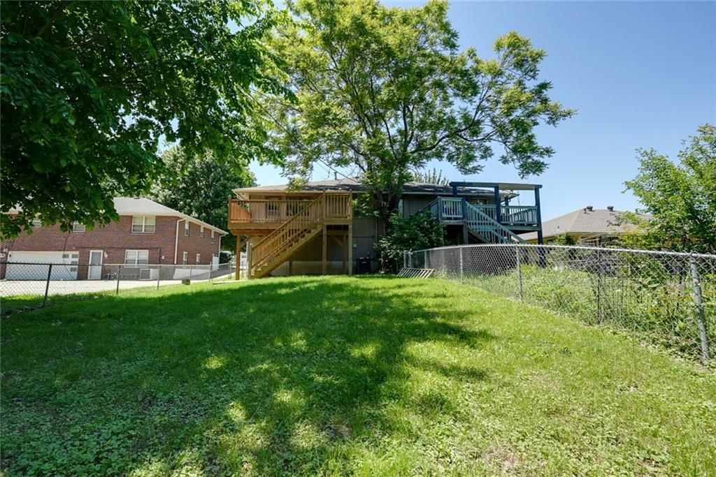 2811 Englewood Terrace — photo 29