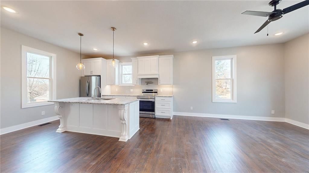 2110 Ashland Avenue — photo 9