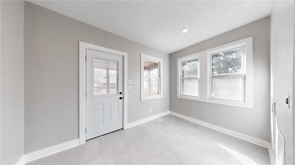 2110 Ashland Avenue — photo 27