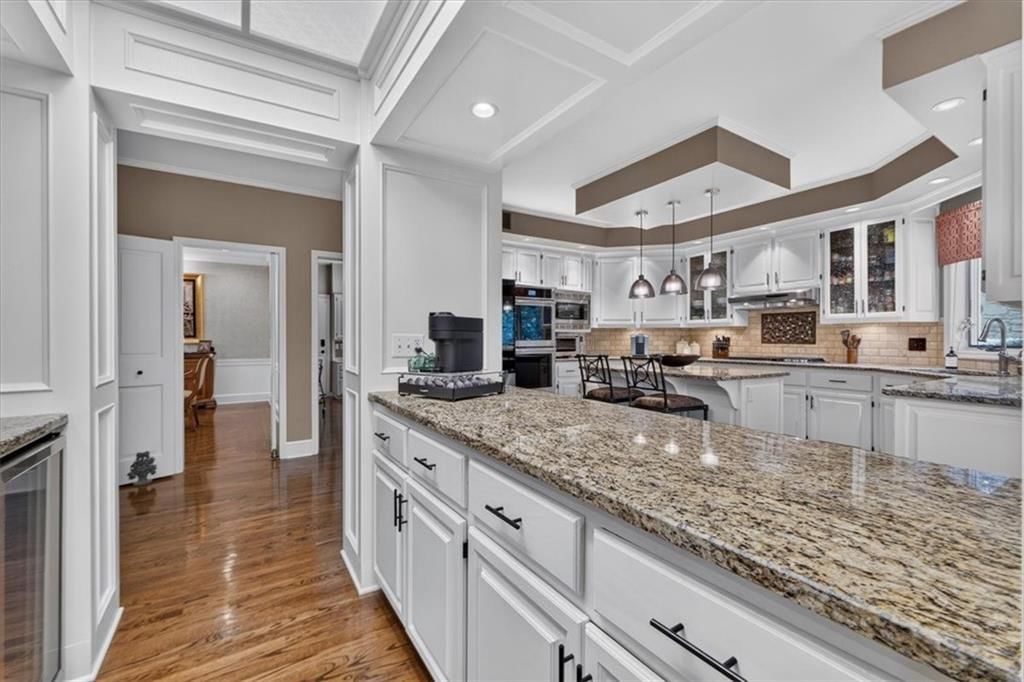 5226 Mercier Street — photo 25
