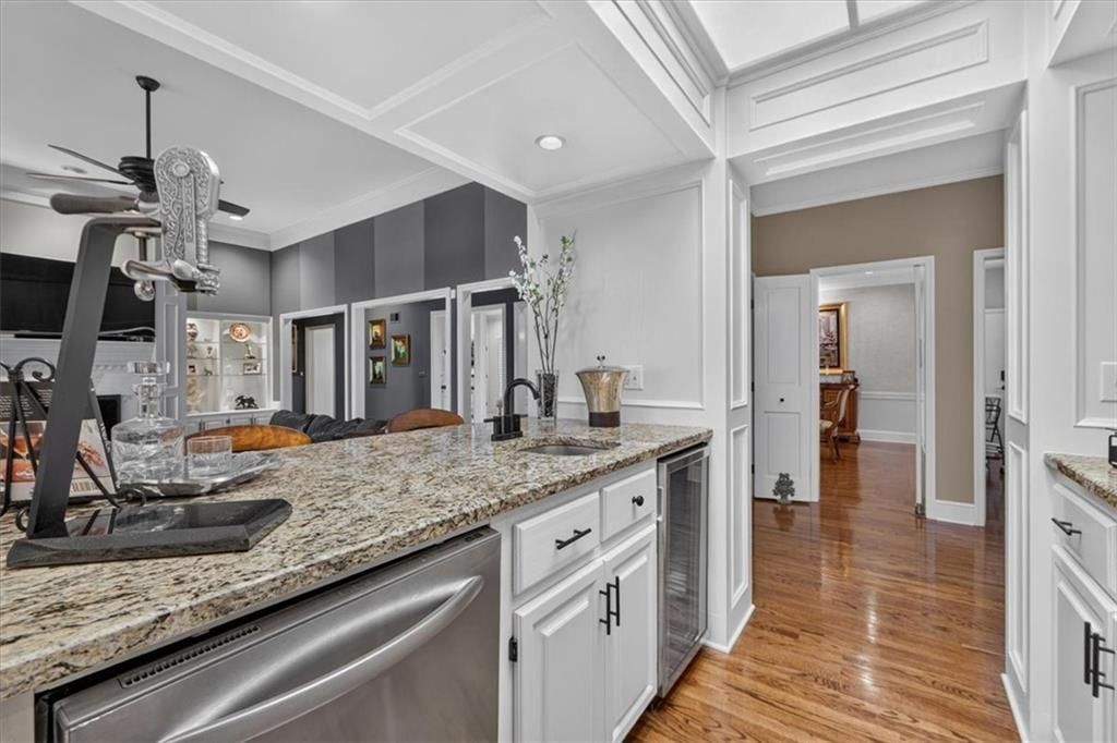 5226 Mercier Street — photo 26