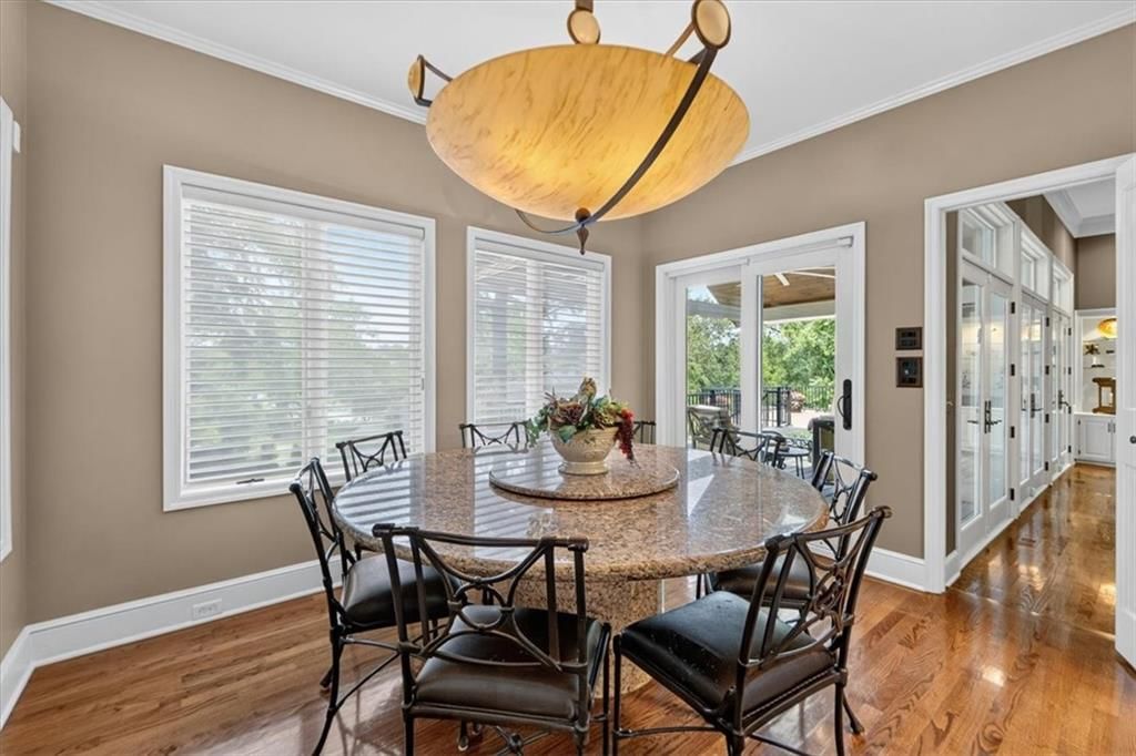 5226 Mercier Street — photo 27