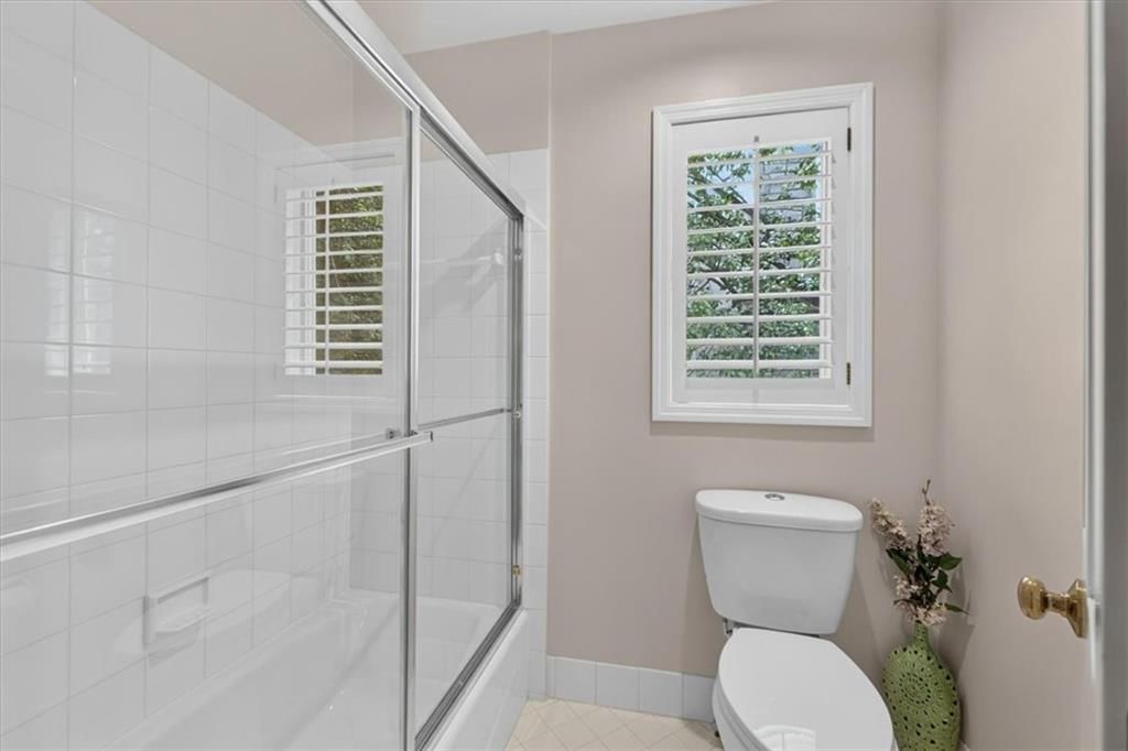5226 Mercier Street — photo 44