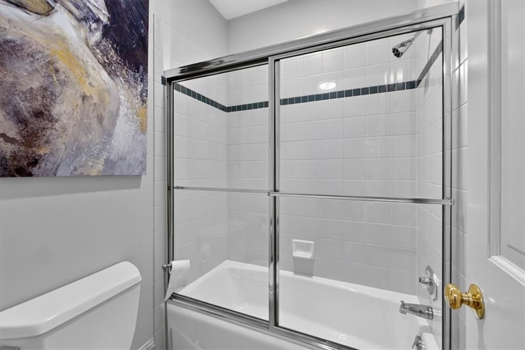 5226 Mercier Street — photo 62