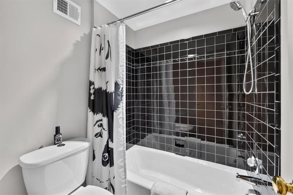 5226 Mercier Street — photo 67