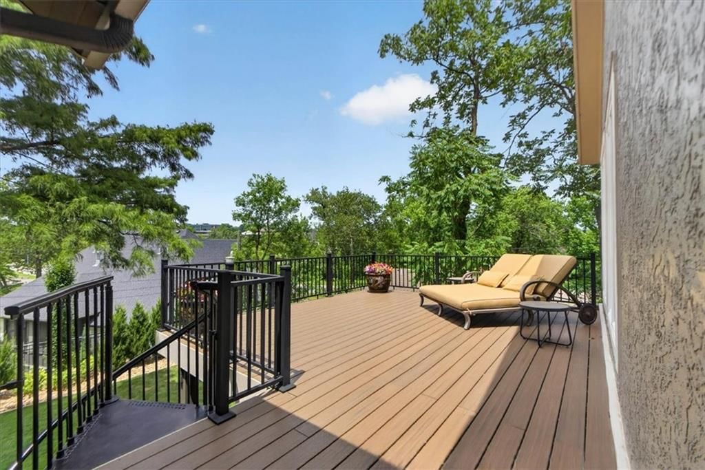 5226 Mercier Street — photo 81