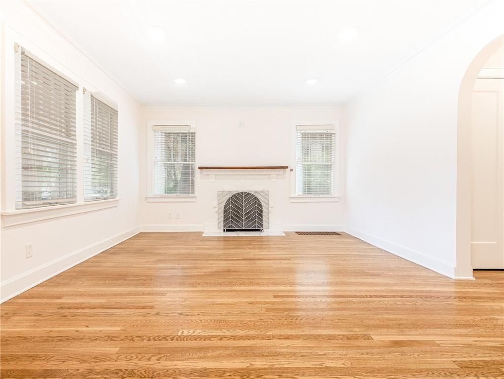 421 E 69th Terrace — photo 5
