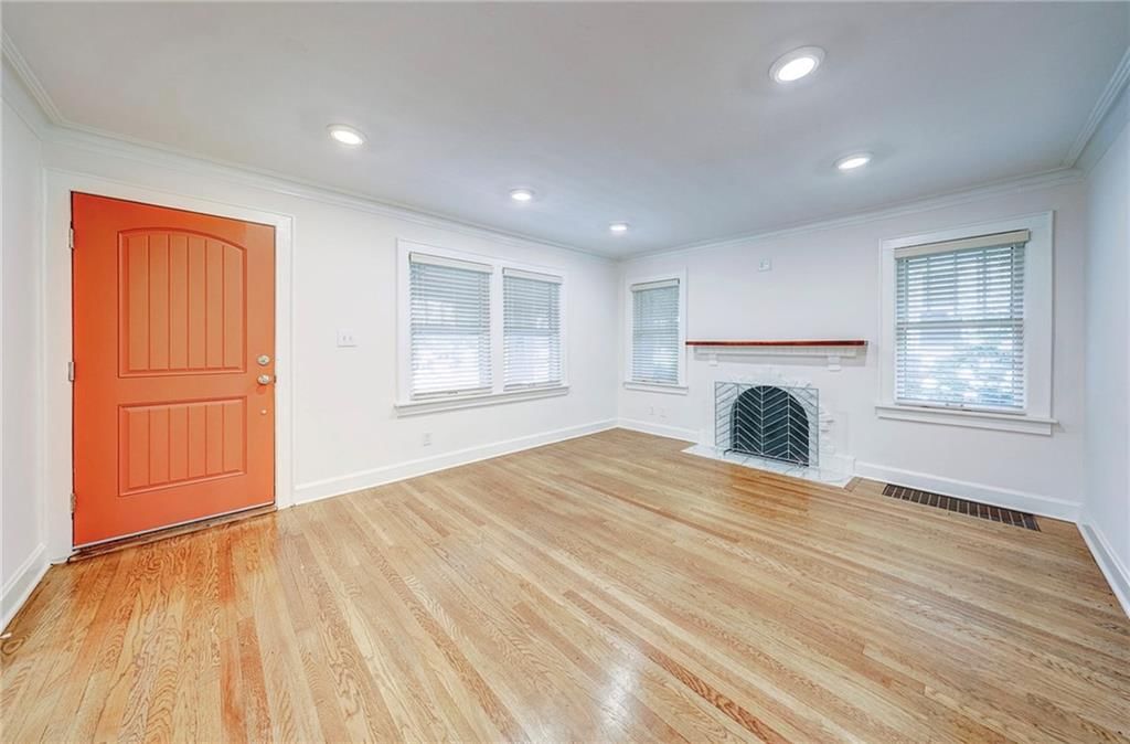421 E 69th Terrace — photo 6