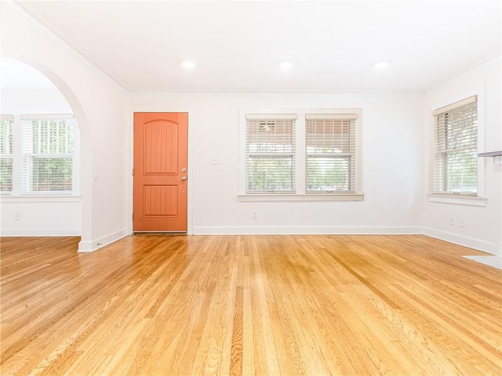 421 E 69th Terrace — photo 7