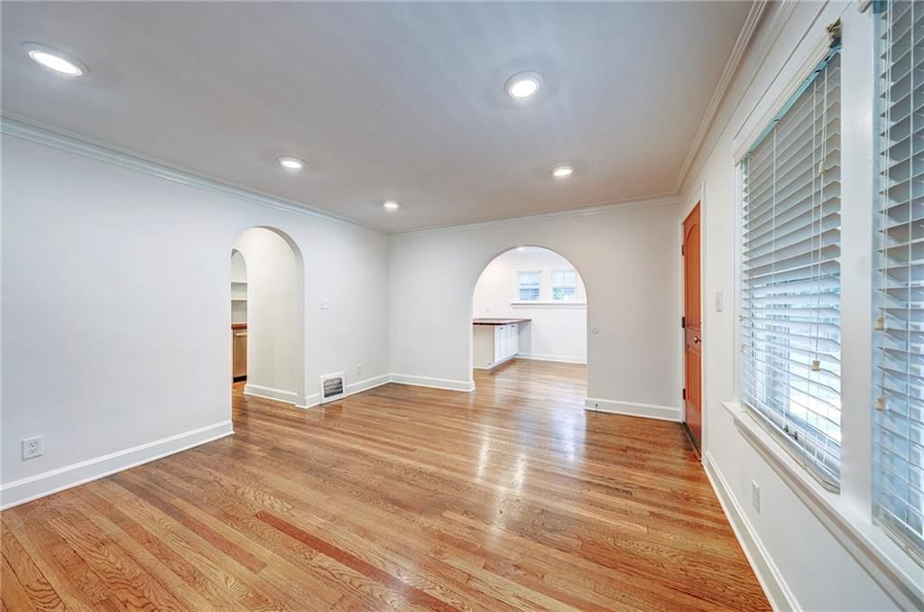 421 E 69th Terrace — photo 8