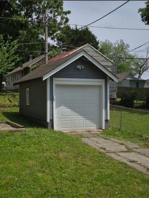 541 S Huttig Avenue — photo 6