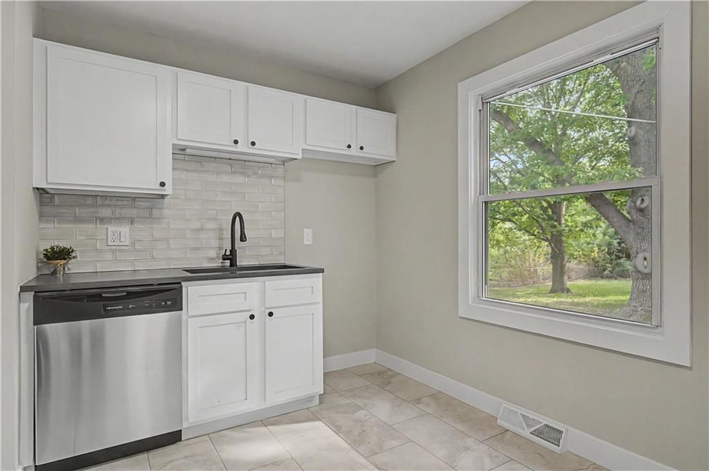9918 Benson Street — photo 11