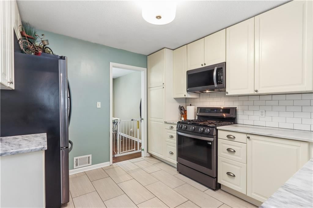 6109 W 54th Street — photo 8