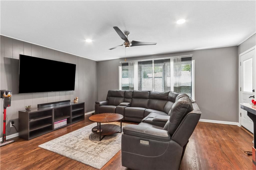 6109 W 54th Street — photo 9