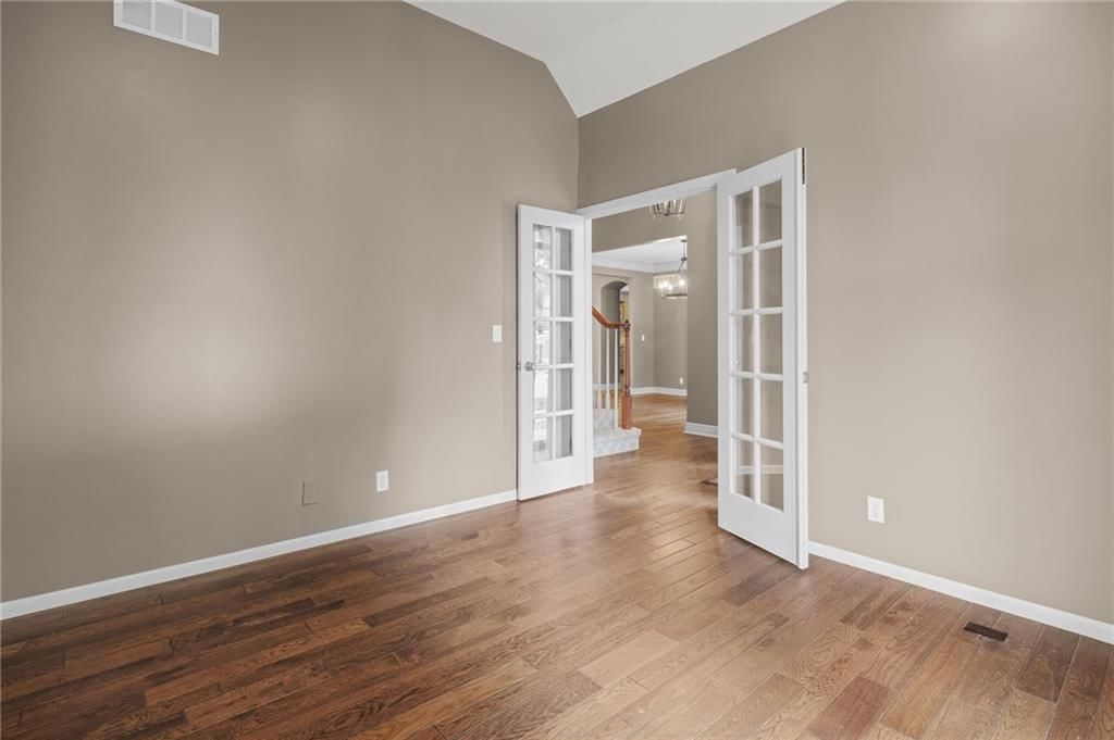 5812 MANOR Lane — photo 12
