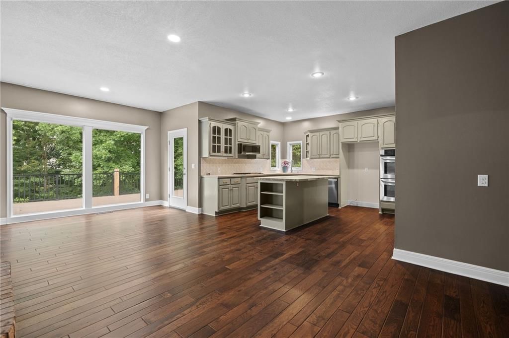 5812 MANOR Lane — photo 13