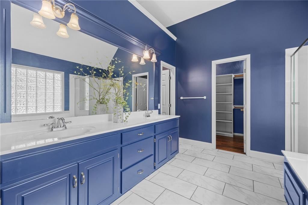 5812 MANOR Lane — photo 27