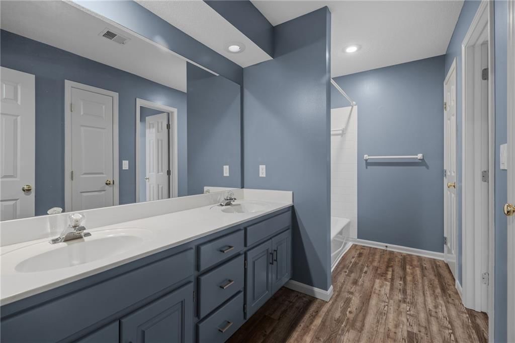 5812 MANOR Lane — photo 34