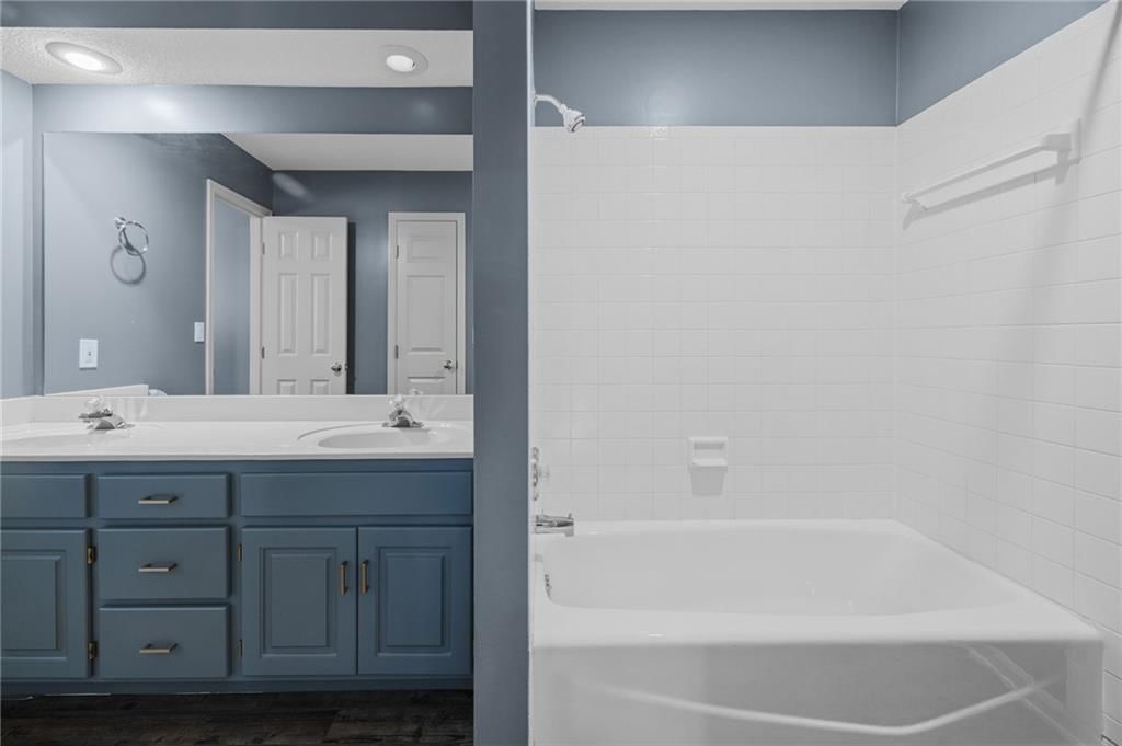 5812 MANOR Lane — photo 35