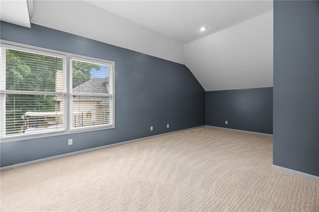 5812 MANOR Lane — photo 37