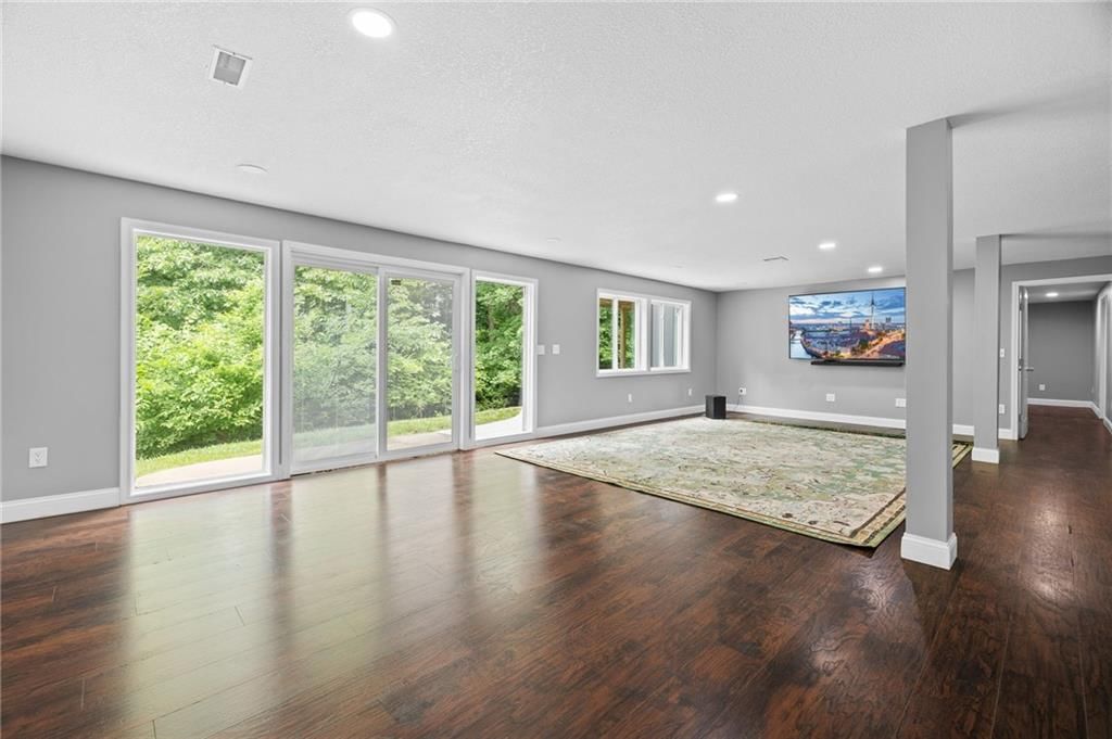 5812 MANOR Lane — photo 45