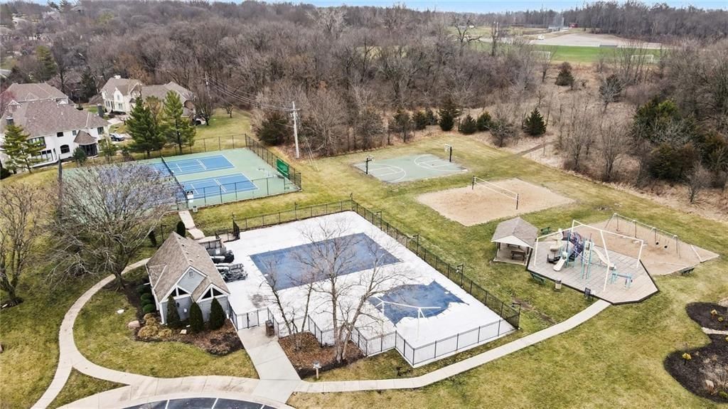 5812 MANOR Lane — photo 57