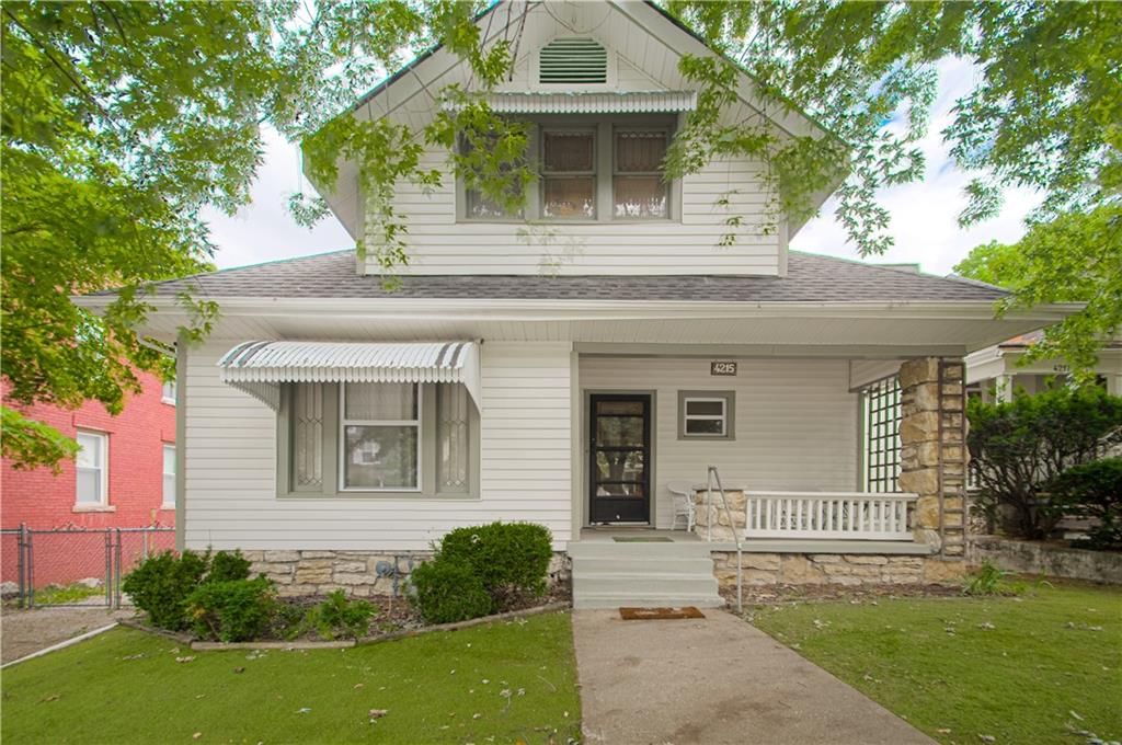 4215 Oak Street — photo 2