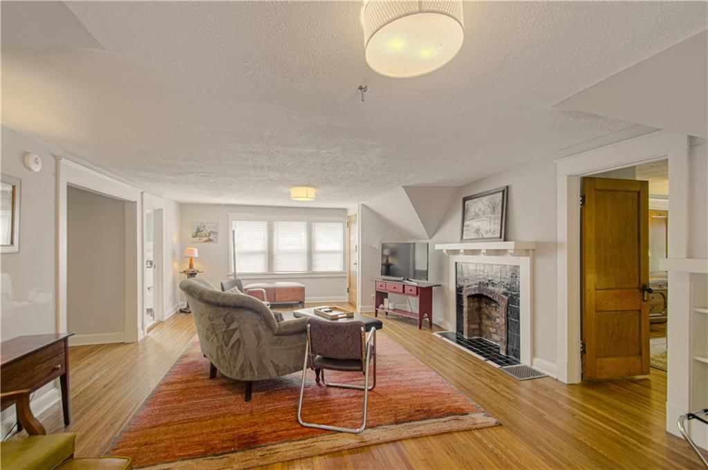 4215 Oak Street — photo 7