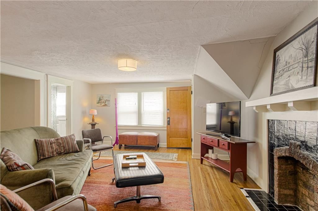 4215 Oak Street — photo 8