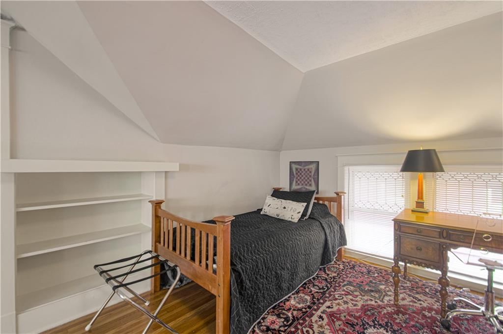 4215 Oak Street — photo 14