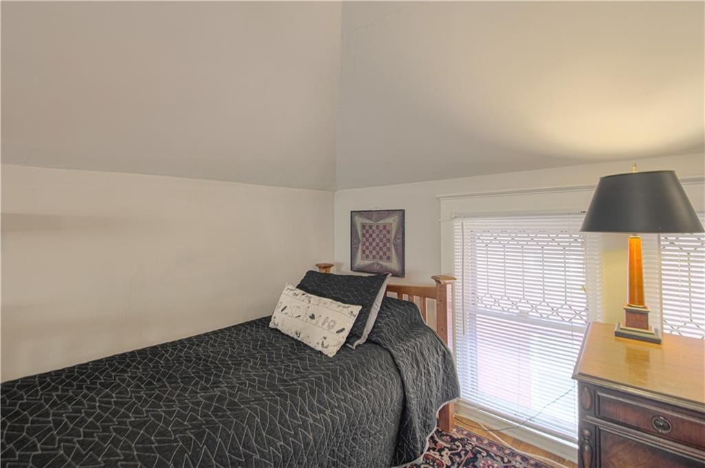 4215 Oak Street — photo 15